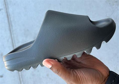 dark onyx yeezy slides